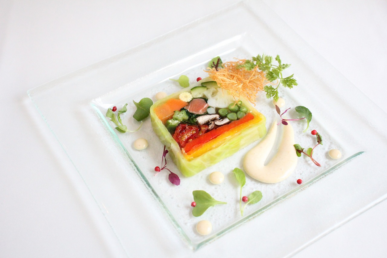 <p>【C】<span>無農薬野菜とサーモンのテリーヌ</span></p>
