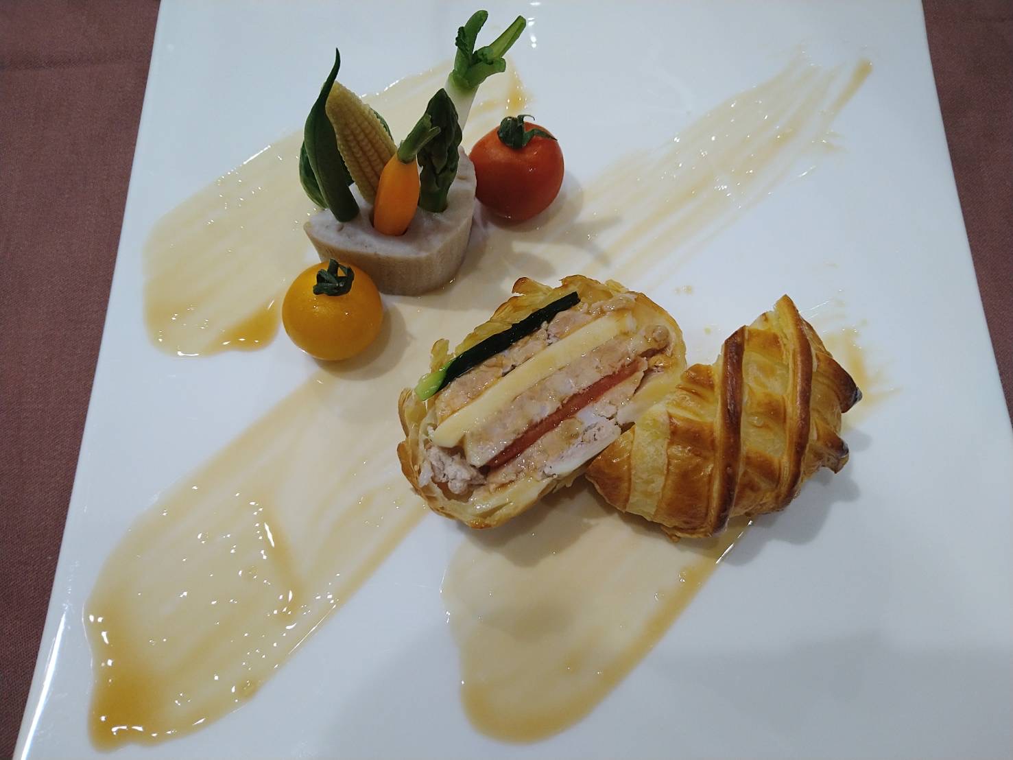 <p>【I】<span>近江牛のパイ包み焼</span></p>
