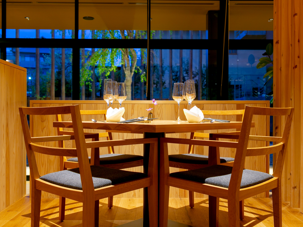 募集職種 レストランサービス アルバイト